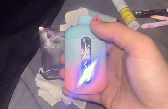VHILL SNAP (2% Nicotine 10000 puffs) 7 flavours photo review
